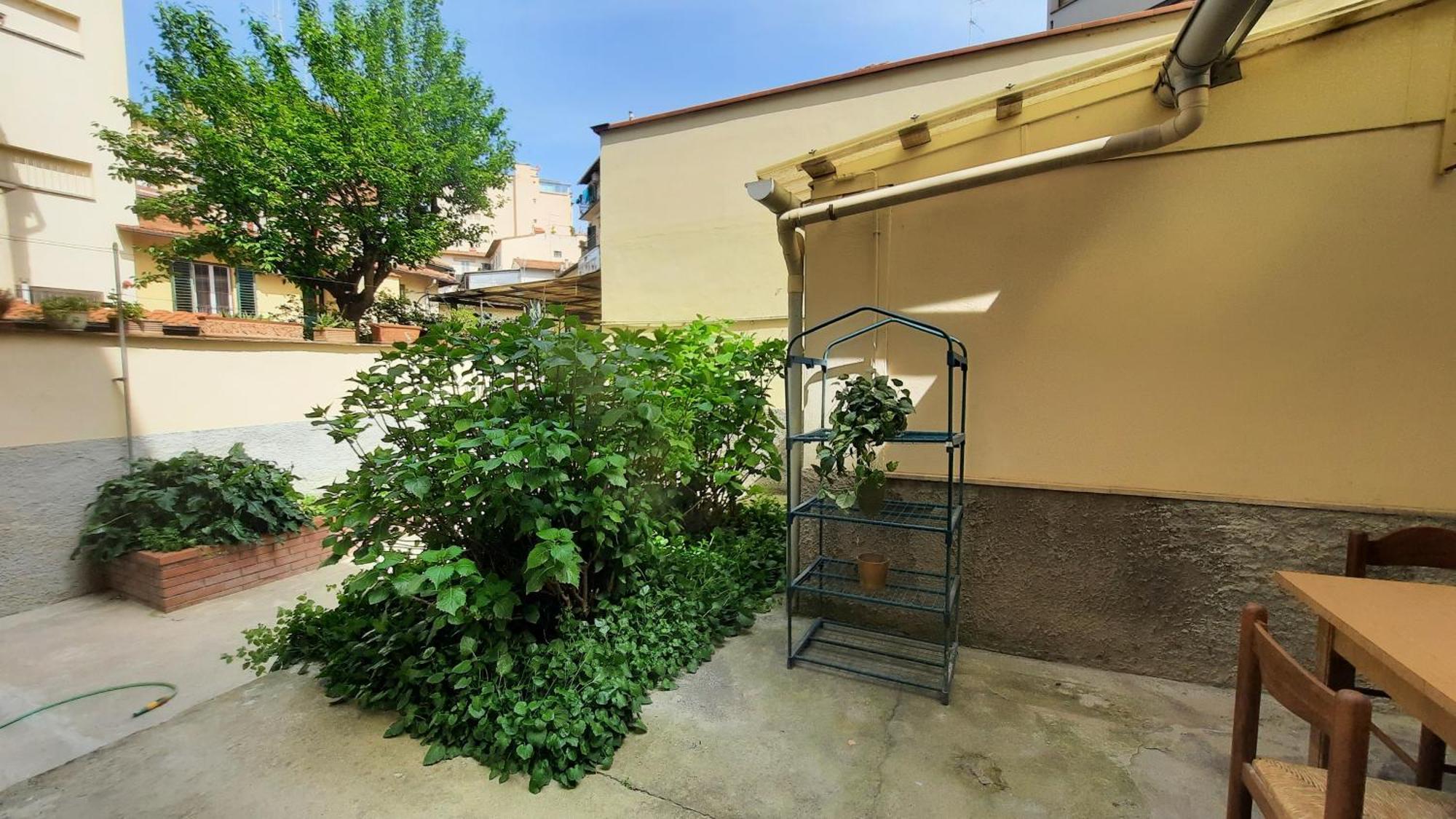 Garden House : A Un Paso Dal Centro Storico Apartamento *